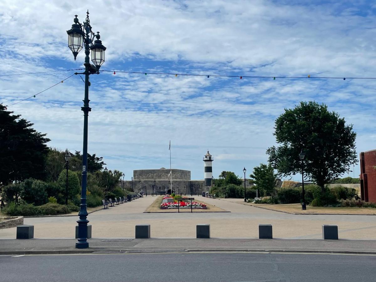 Southsea, Portsmouth - Two Bedroom Apartment - Newly Refurbished Throughout - Treetop Sea Views Dış mekan fotoğraf