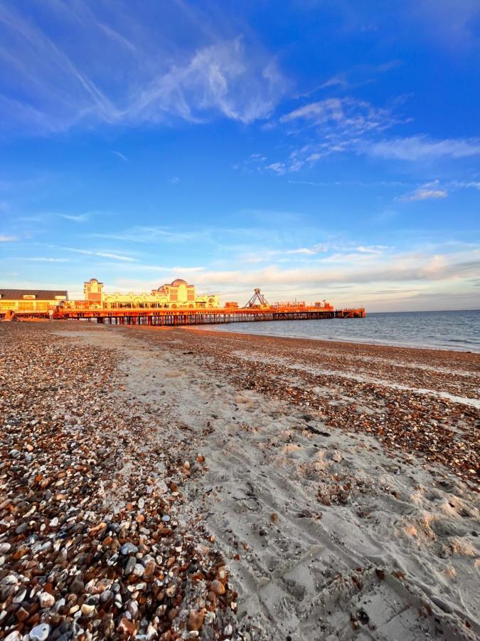 Southsea, Portsmouth - Two Bedroom Apartment - Newly Refurbished Throughout - Treetop Sea Views Dış mekan fotoğraf