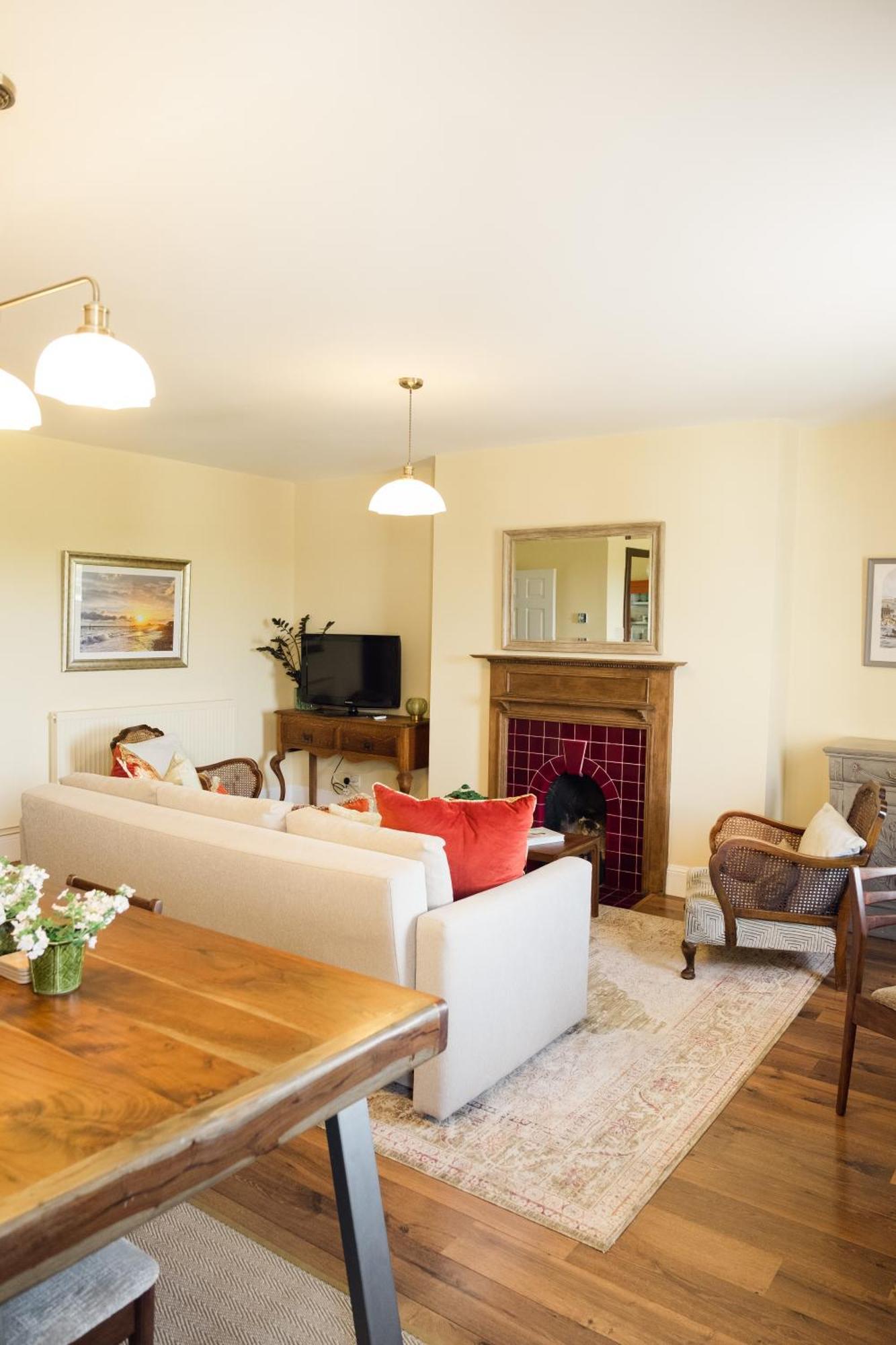 Southsea, Portsmouth - Two Bedroom Apartment - Newly Refurbished Throughout - Treetop Sea Views Dış mekan fotoğraf