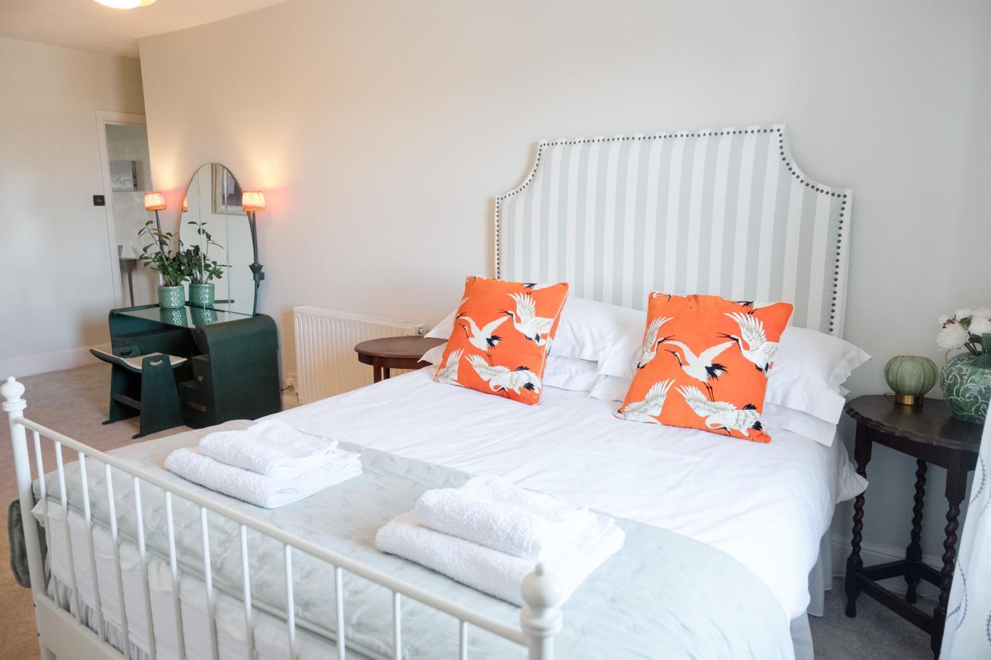 Southsea, Portsmouth - Two Bedroom Apartment - Newly Refurbished Throughout - Treetop Sea Views Dış mekan fotoğraf